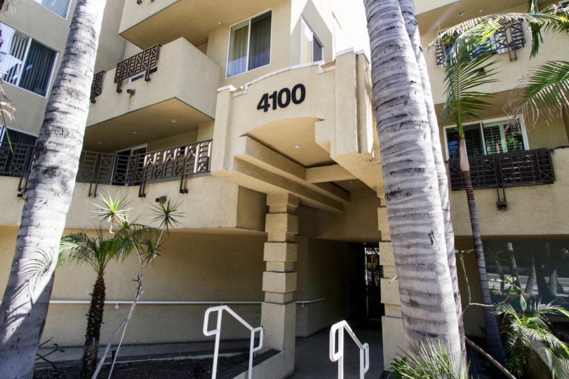 Wilshire Tower Hancock Park CA